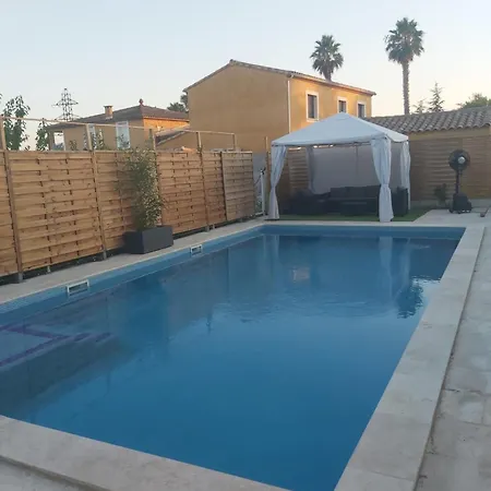 Maison Avec Piscine Privee Casa de Férias Nîmes